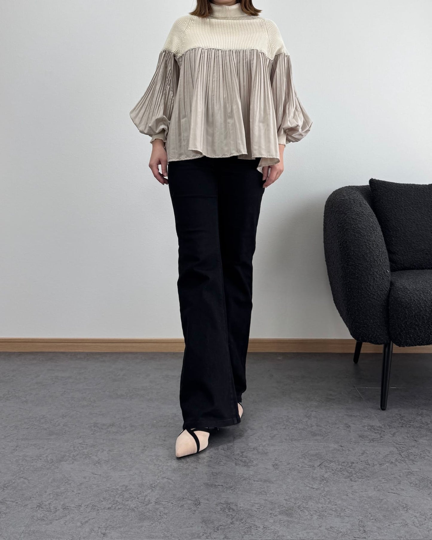 プリーツ切り替えタートルトップス【O.W-beside-】