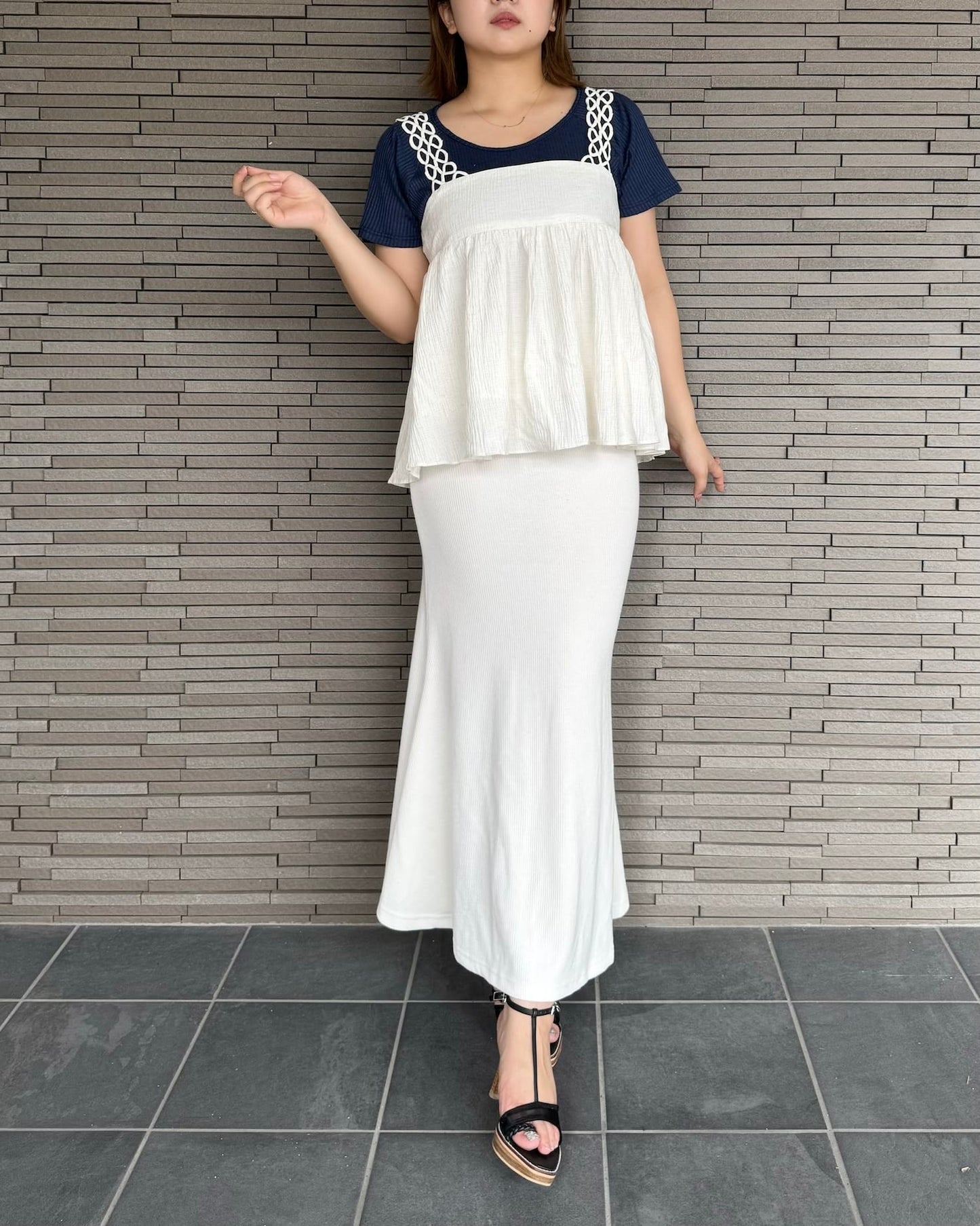 【肩紐デザイン】ギャザートップス