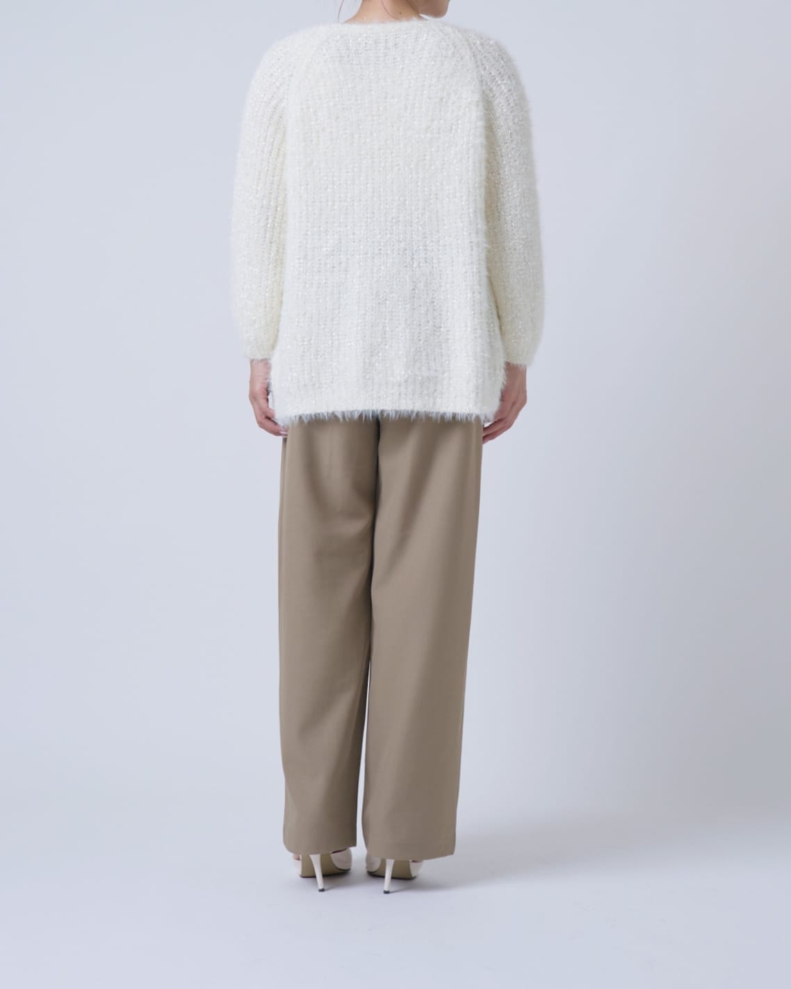 テーパードタックパンツ