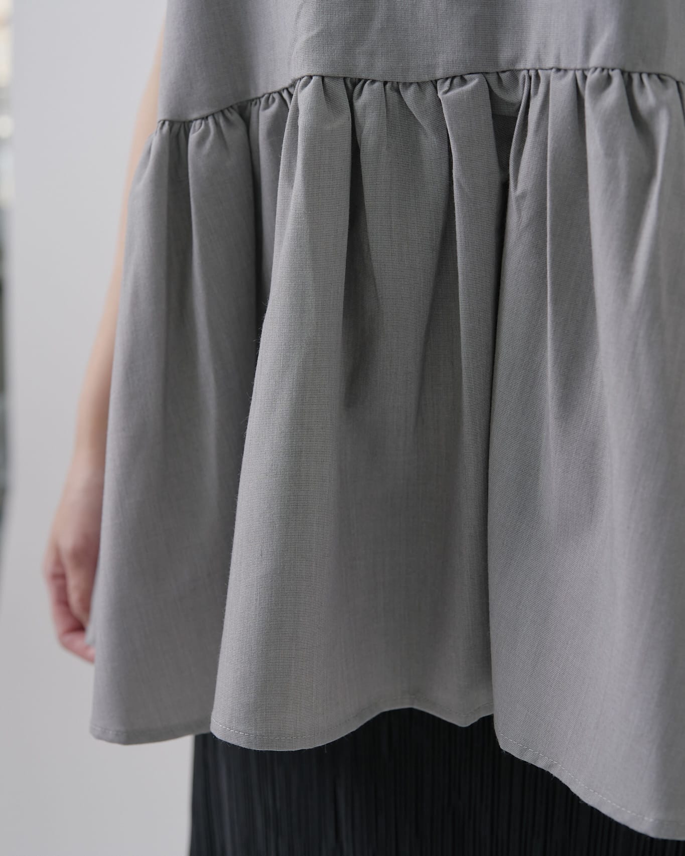 レイヤードフリルニット