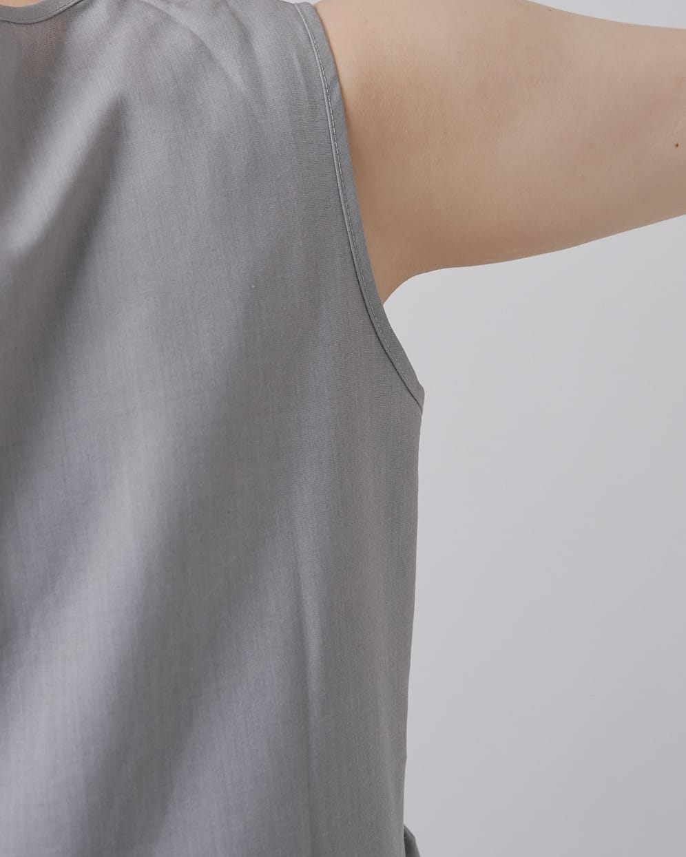 レイヤードフリルニット