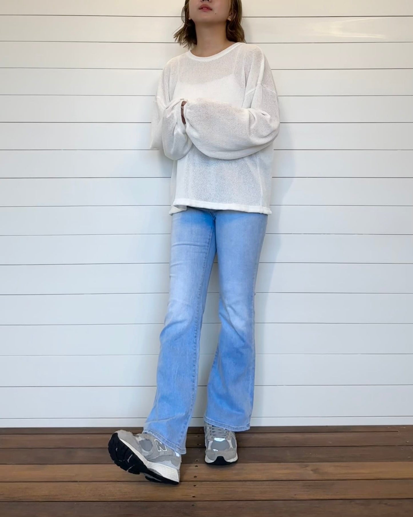 バックスリットリボントップス