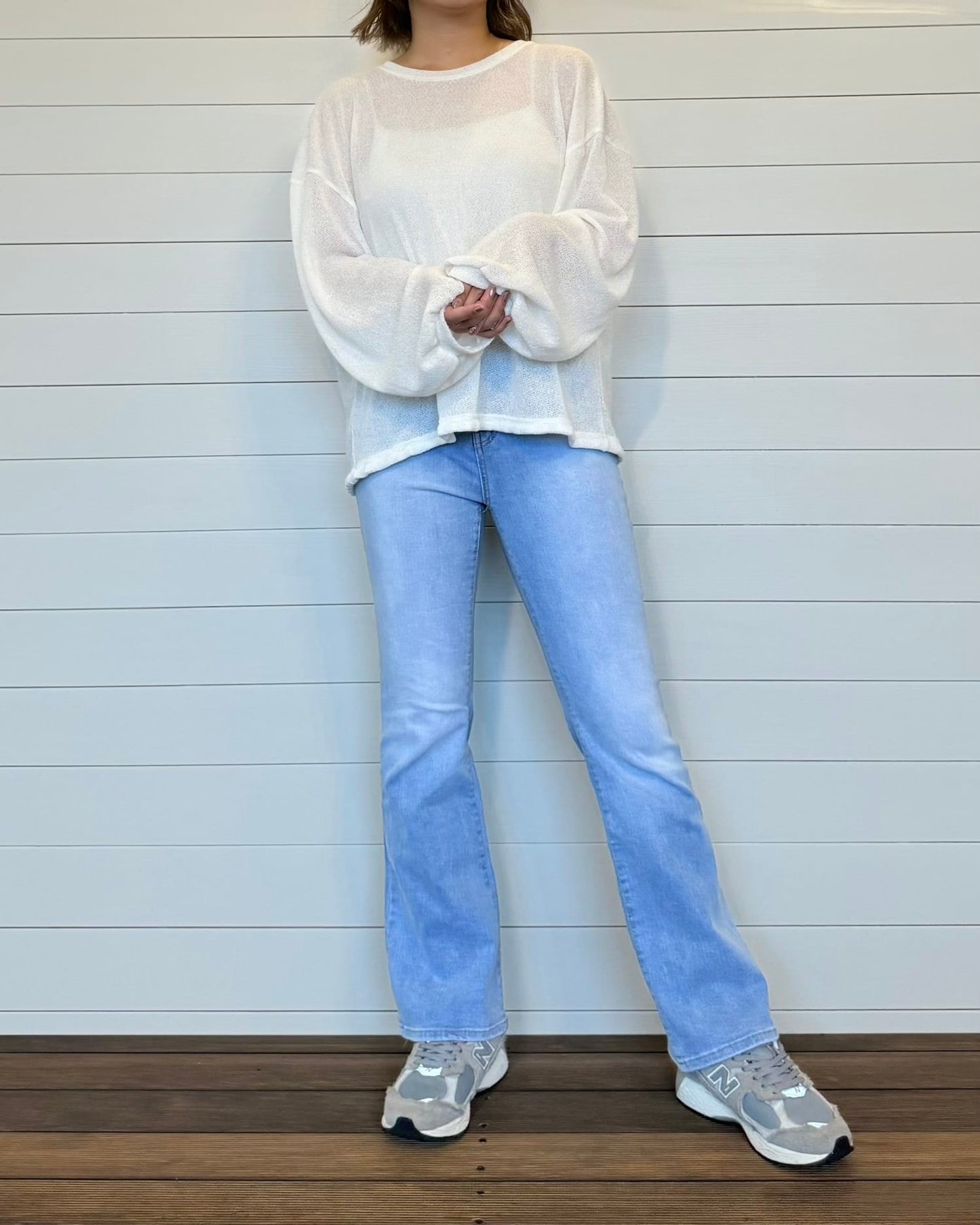 バックスリットリボントップス