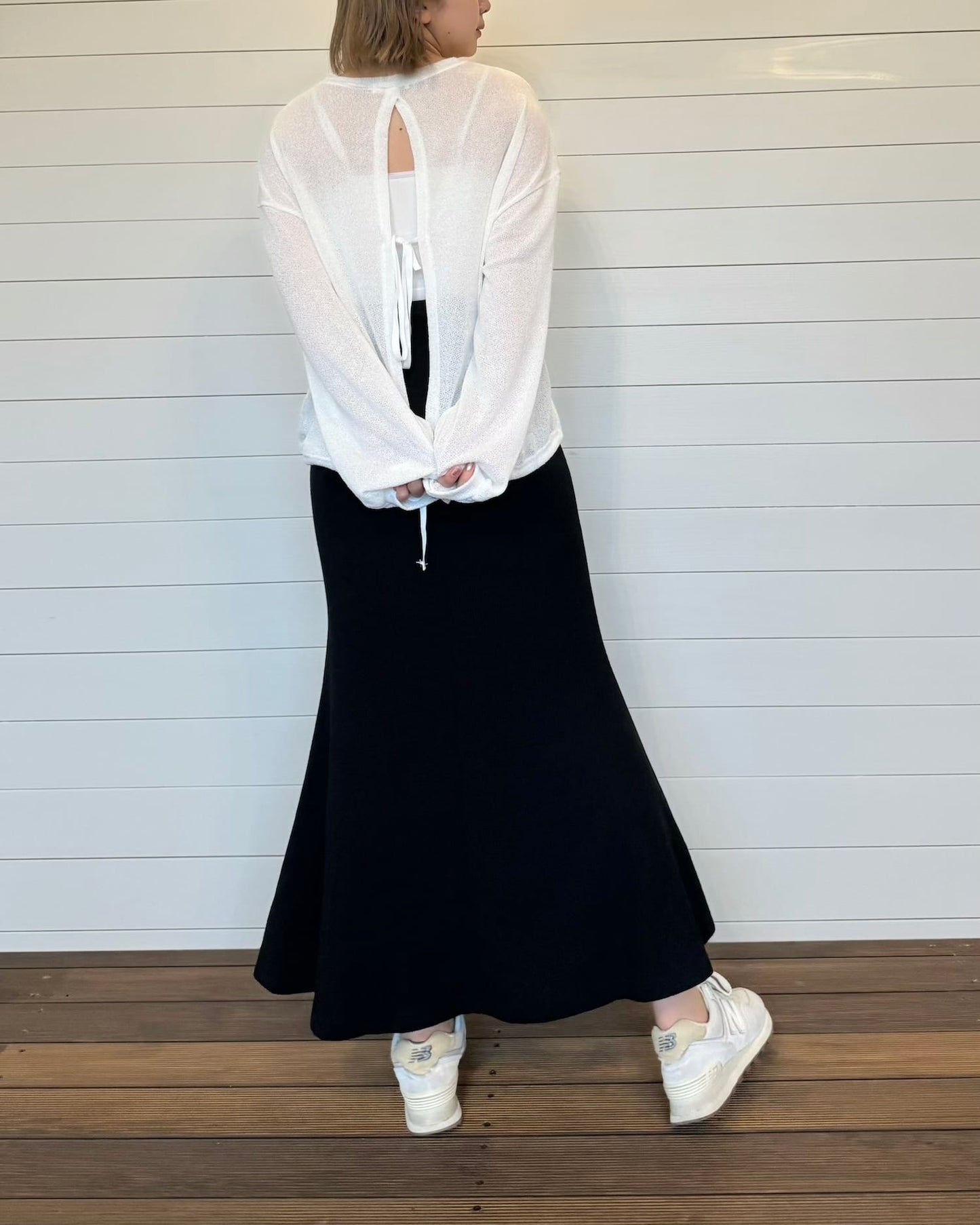 バックスリットリボントップス