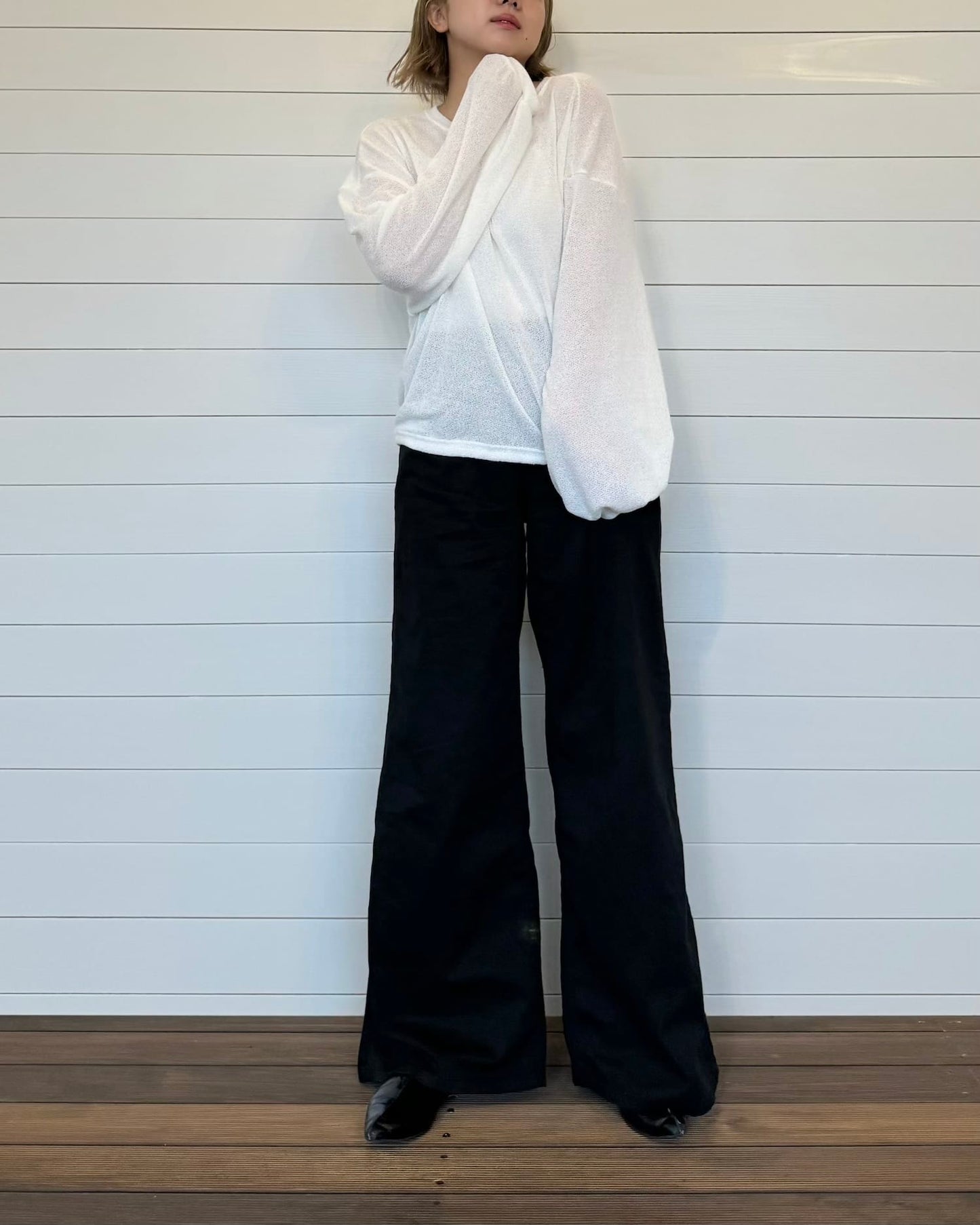 バックスリットリボントップス