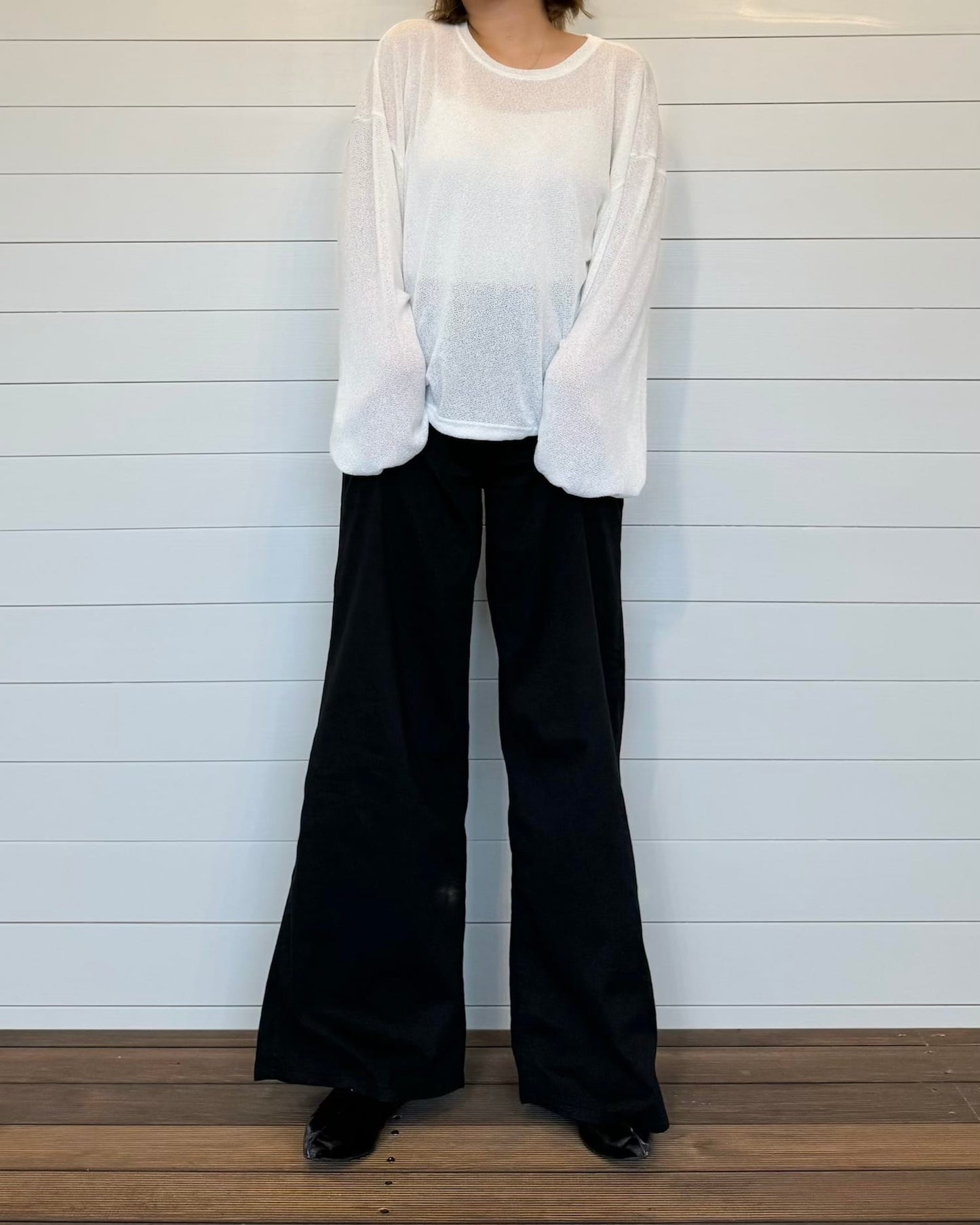 バックスリットリボントップス