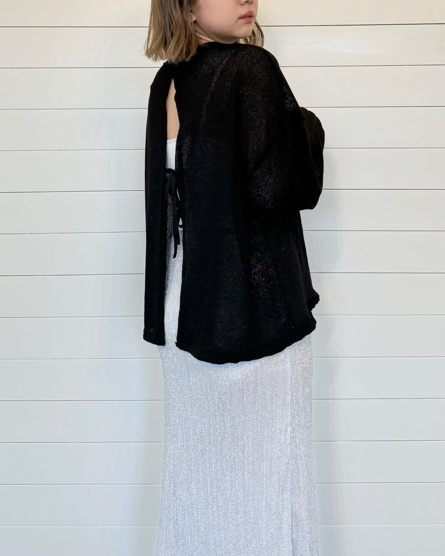 バックスリットリボントップス