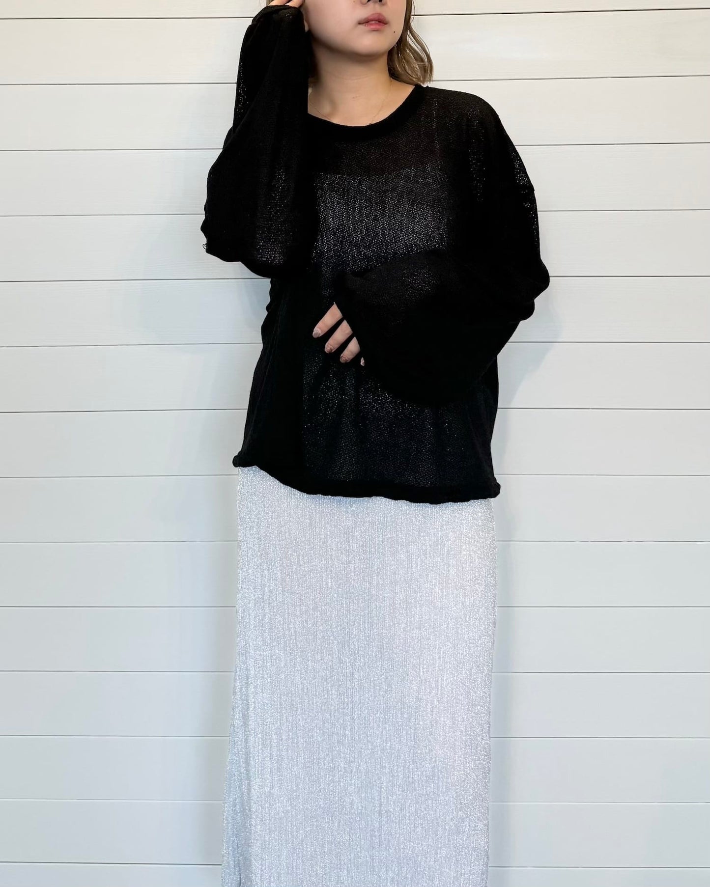 バックスリットリボントップス