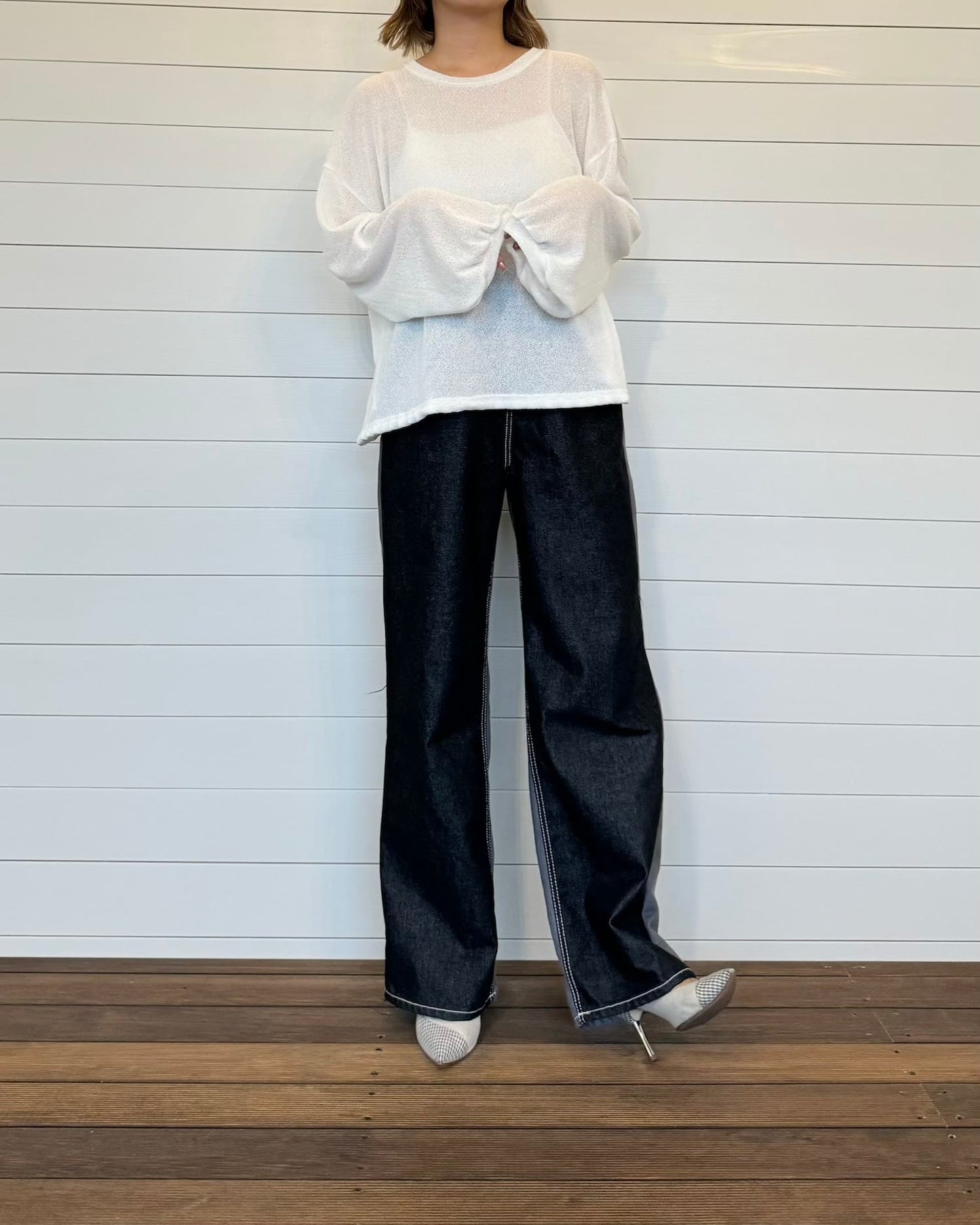 バックスリットリボントップス