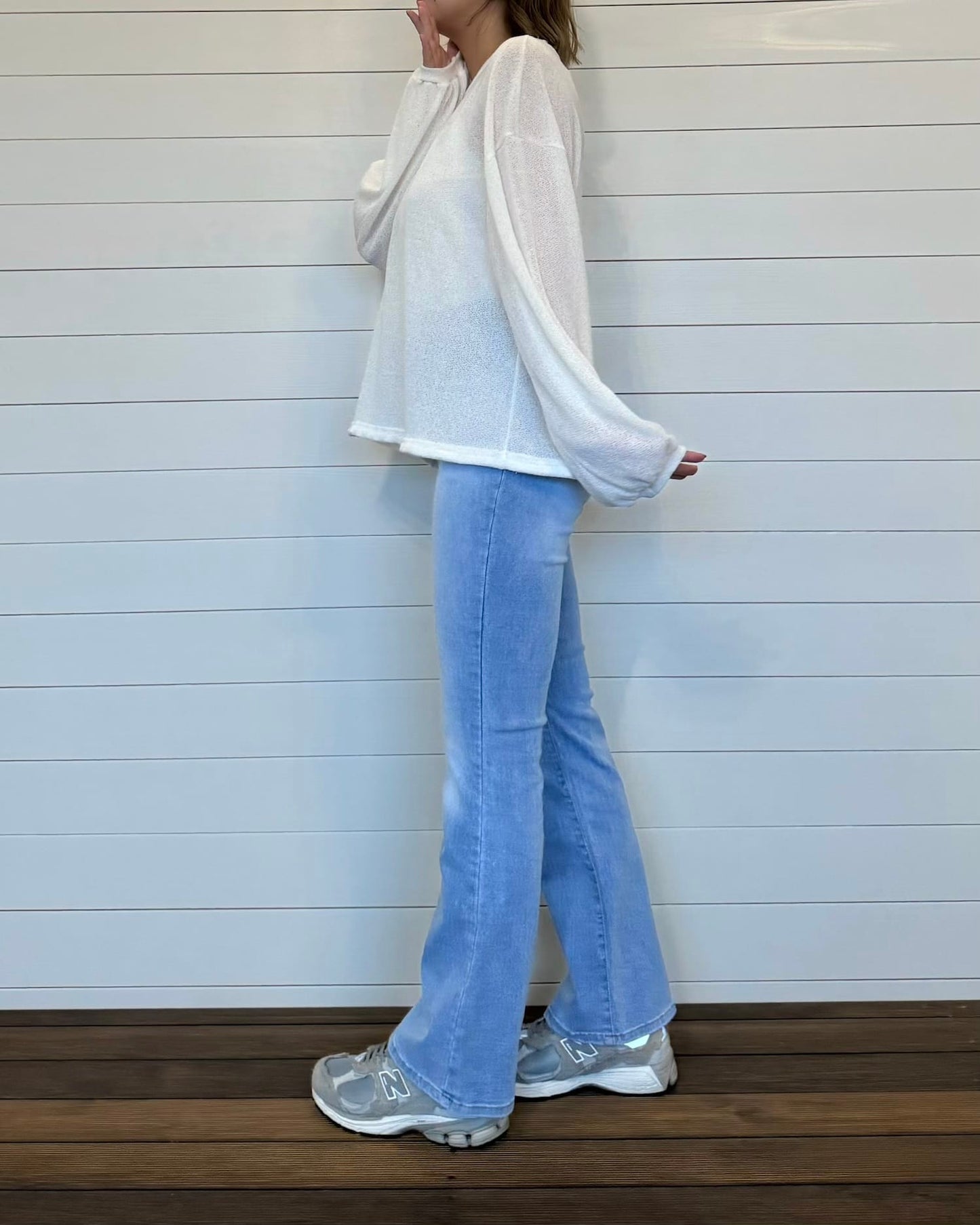 バックスリットリボントップス