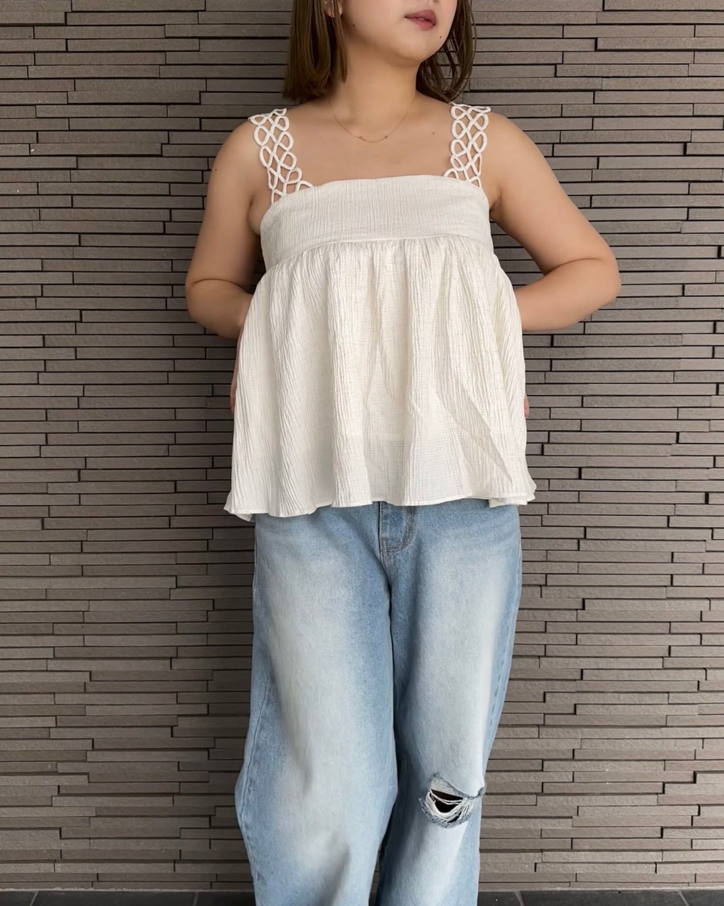 【肩紐デザイン】ギャザートップス