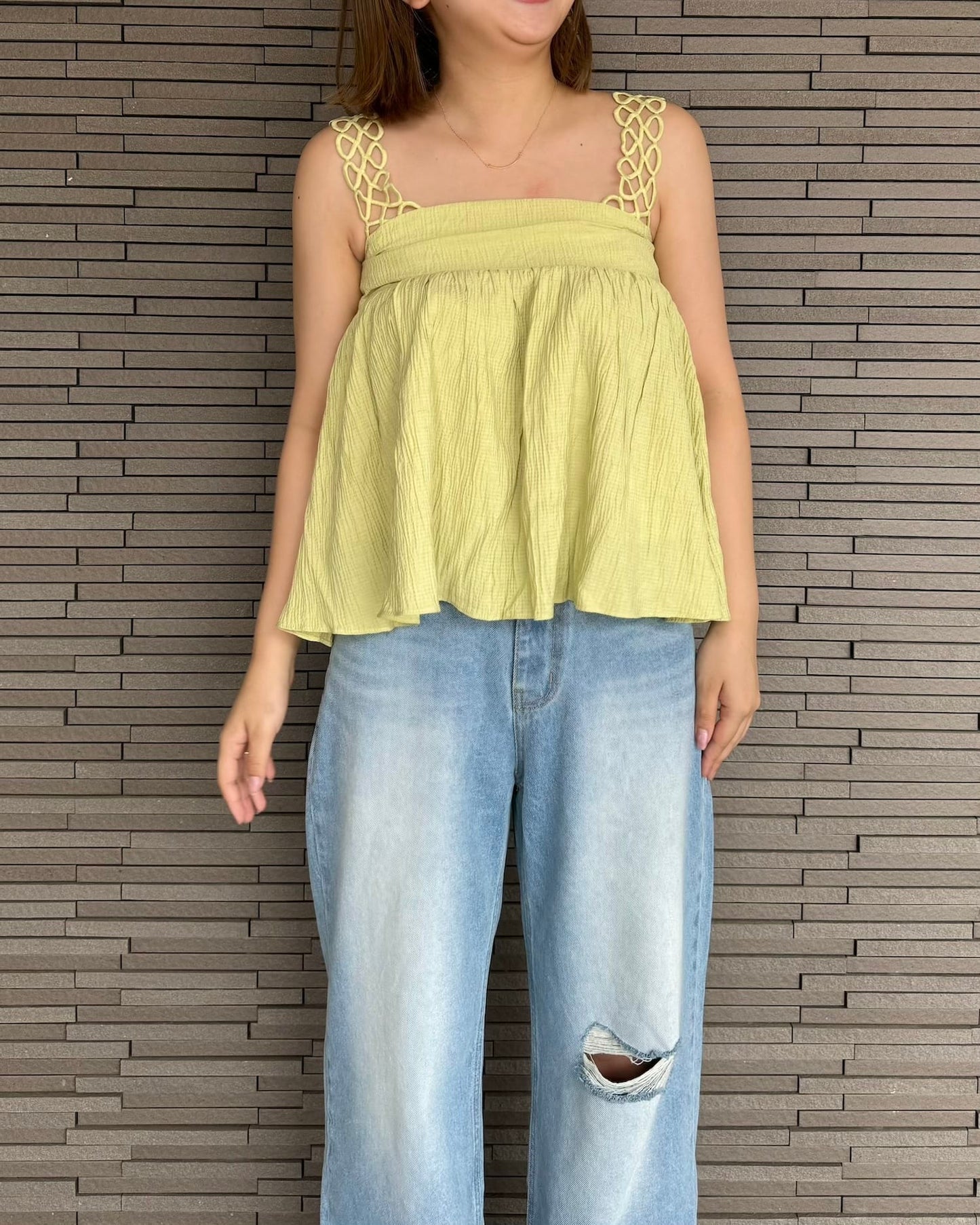 【肩紐デザイン】ギャザートップス