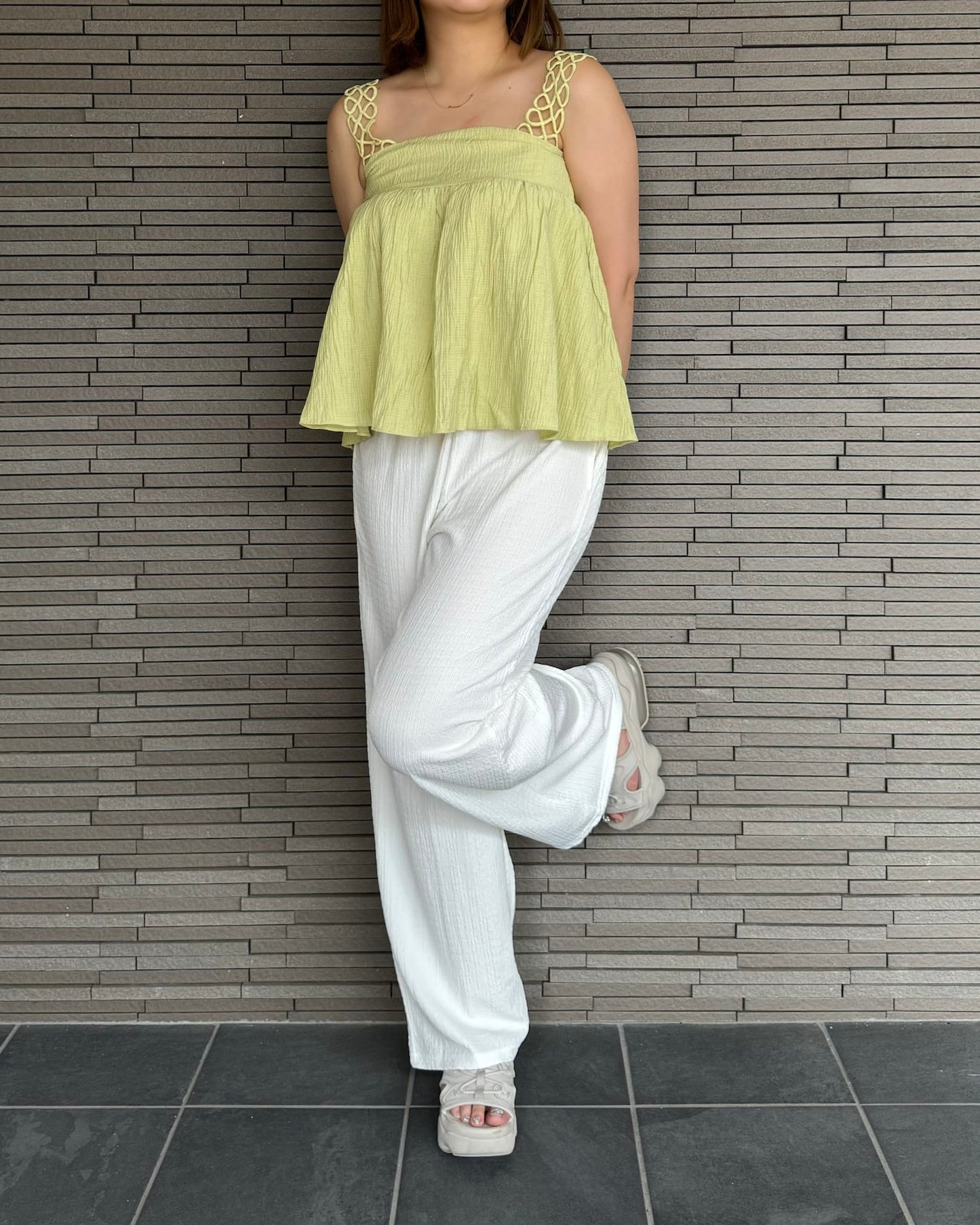 【肩紐デザイン】ギャザートップス
