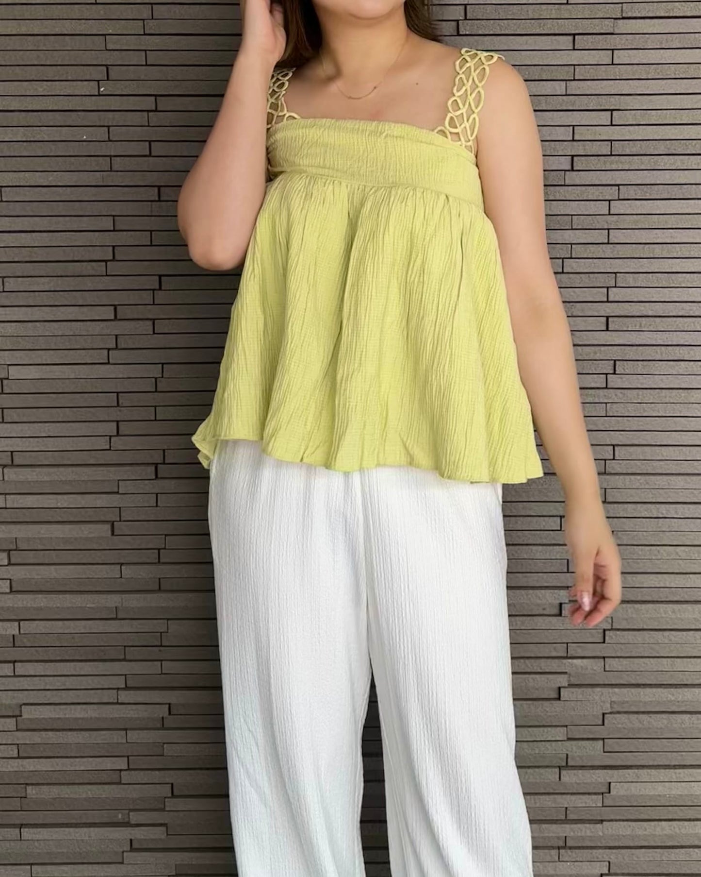 【肩紐デザイン】ギャザートップス