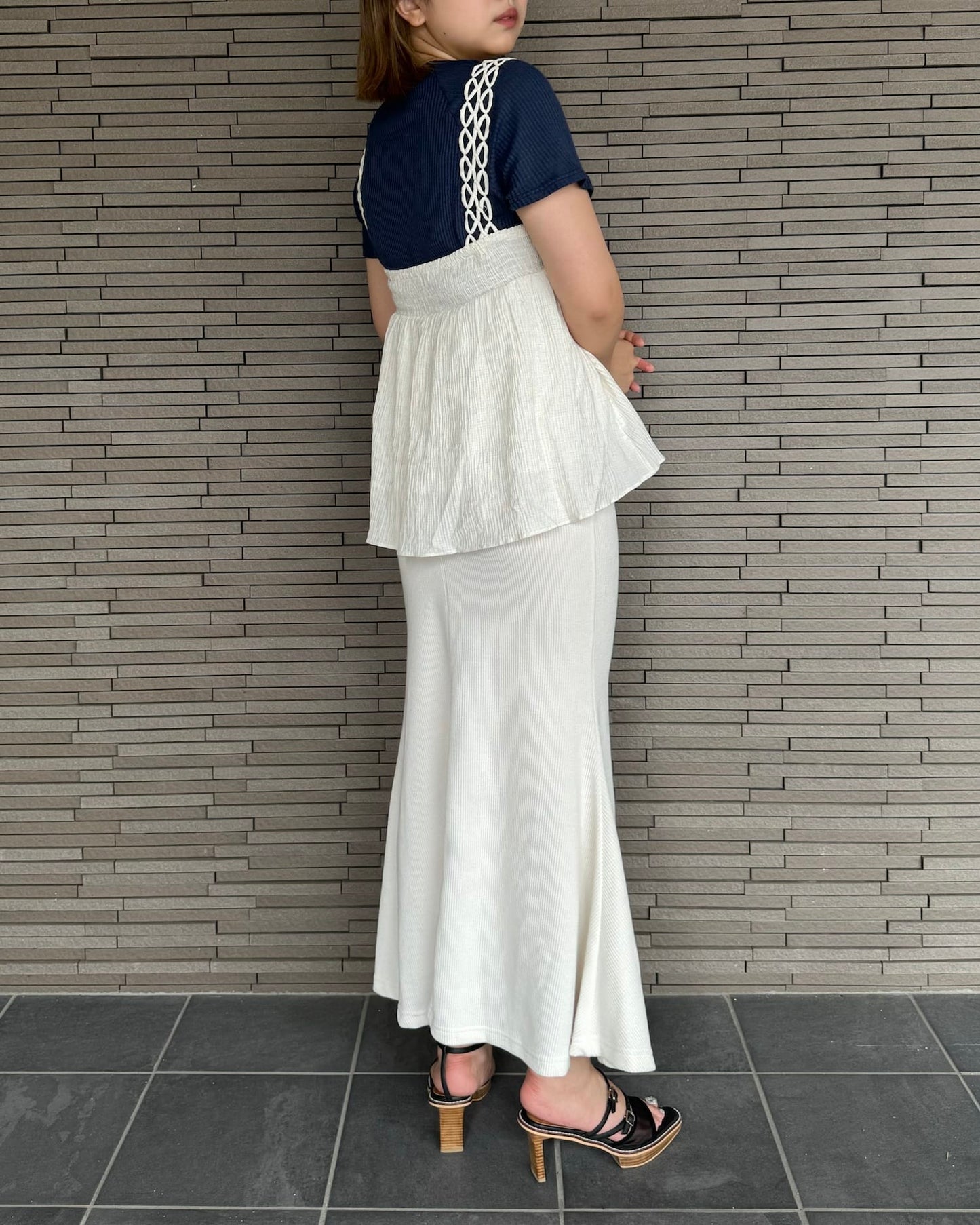 【肩紐デザイン】ギャザートップス