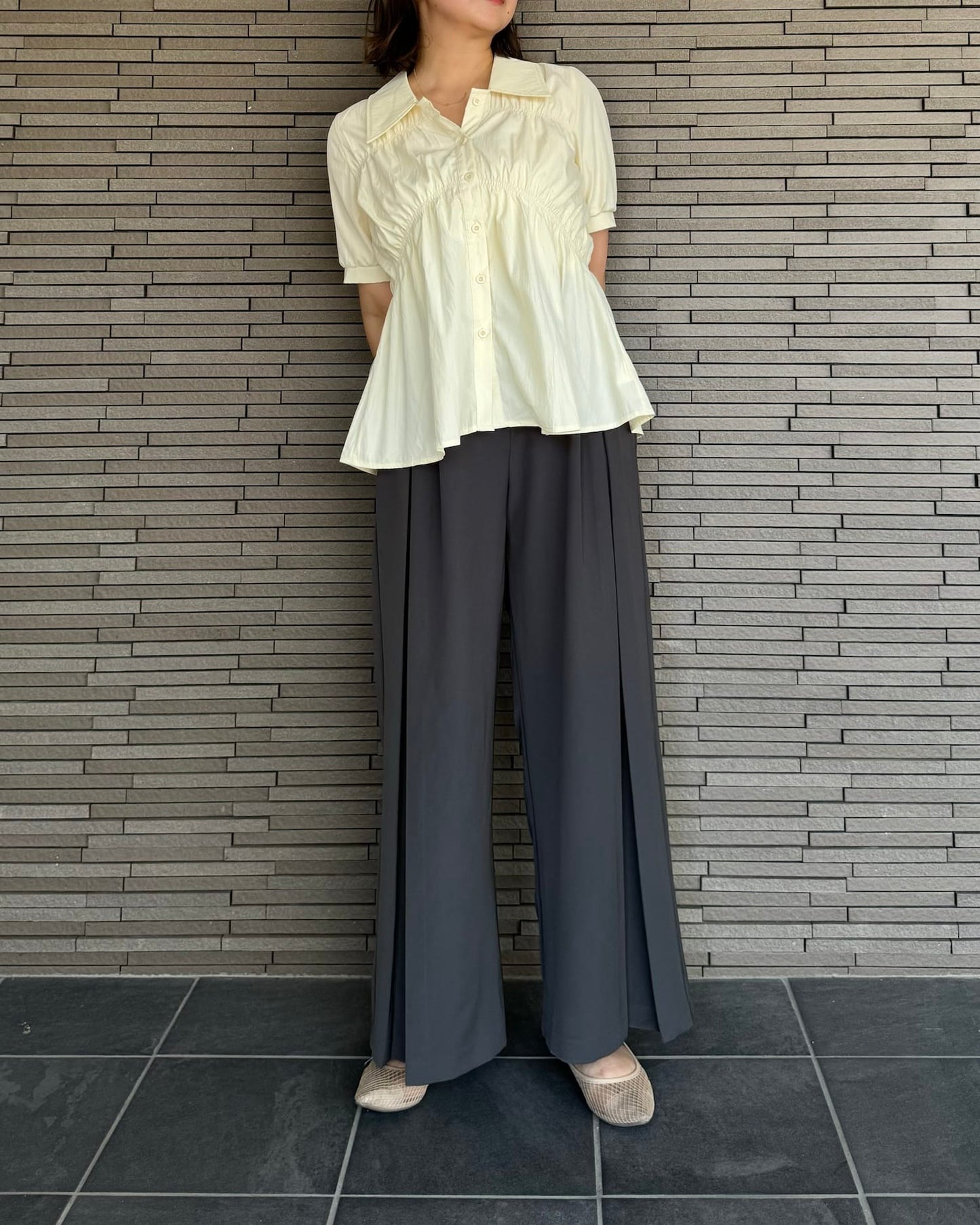 襟付き変形ブラウス