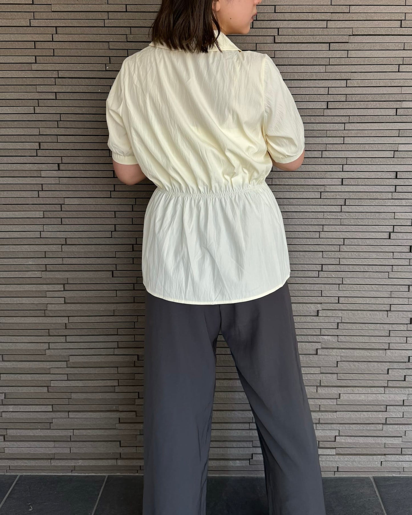 襟付き変形ブラウス