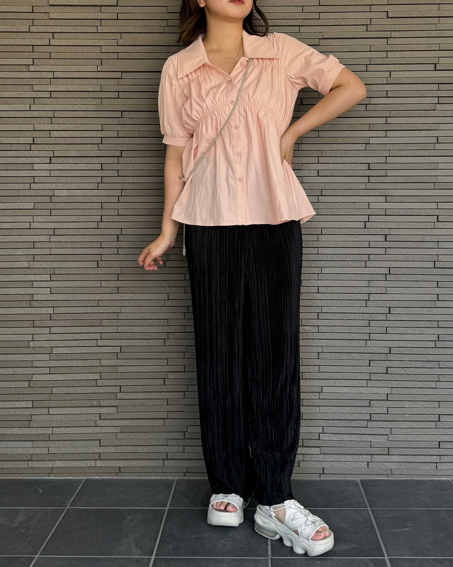 襟付き変形ブラウス