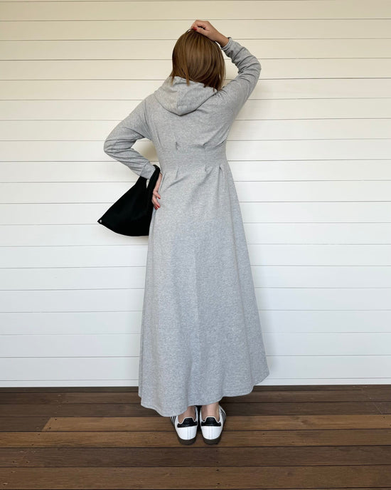 美シルエットパーカーワンピ