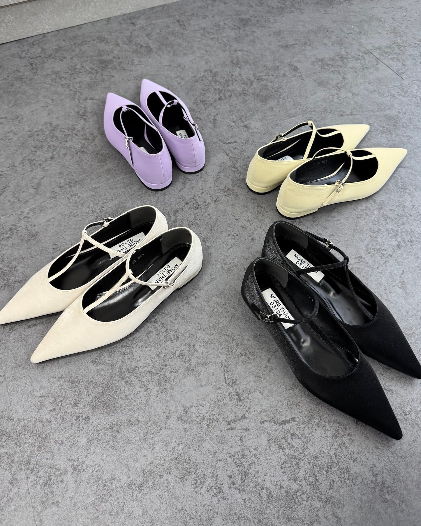 ストラップポインテッドトゥフラットパンプス