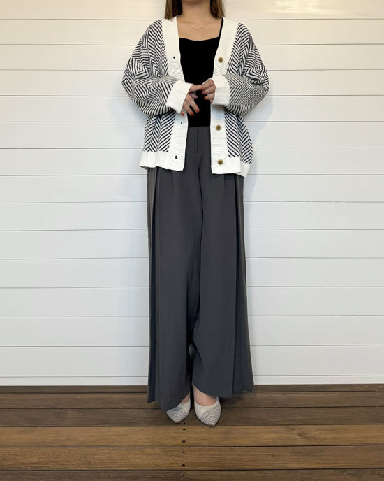 総柄Vネックニットカーディガン