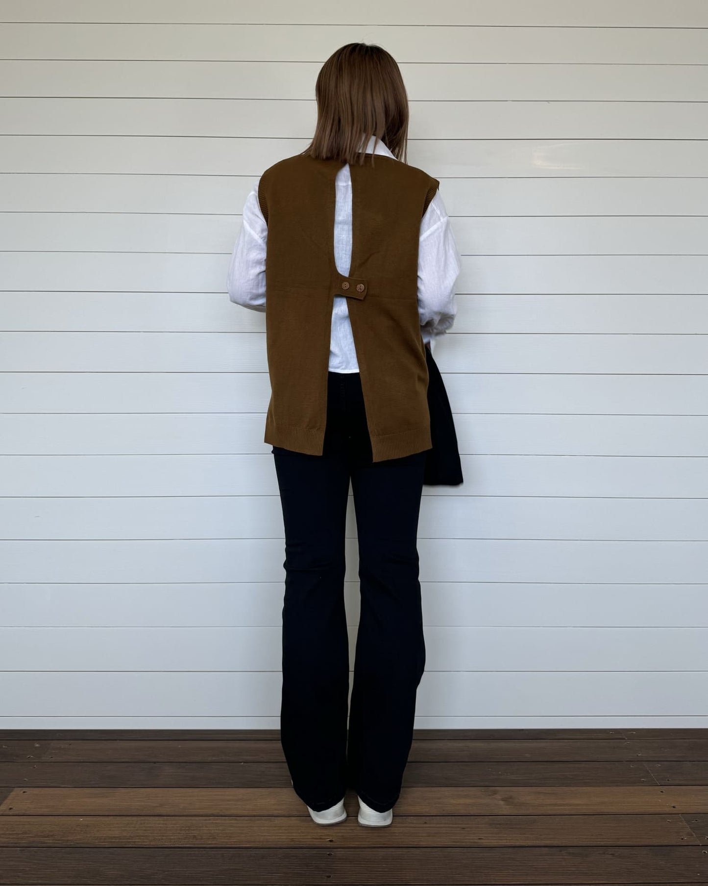 バックオープンニットベスト