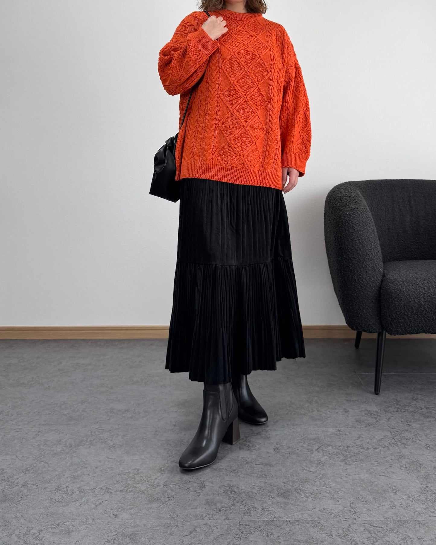 ケーブルオーバーニット