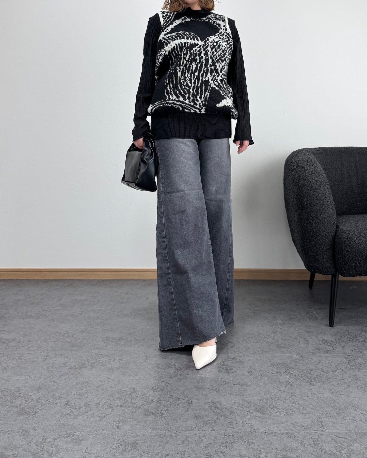 サイド切り替えカットオフワイドフレアデニム