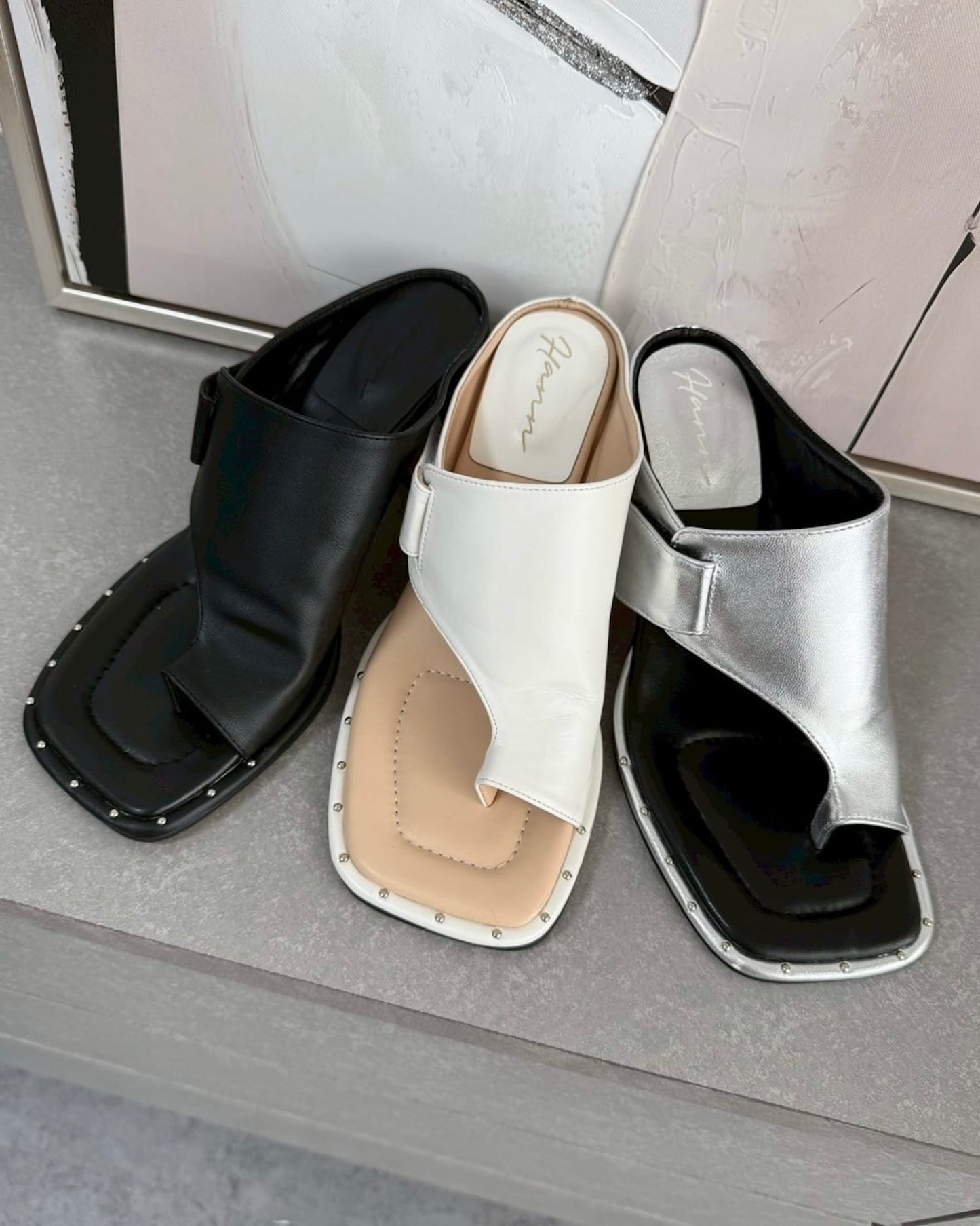 スタッズチャンキーヒール