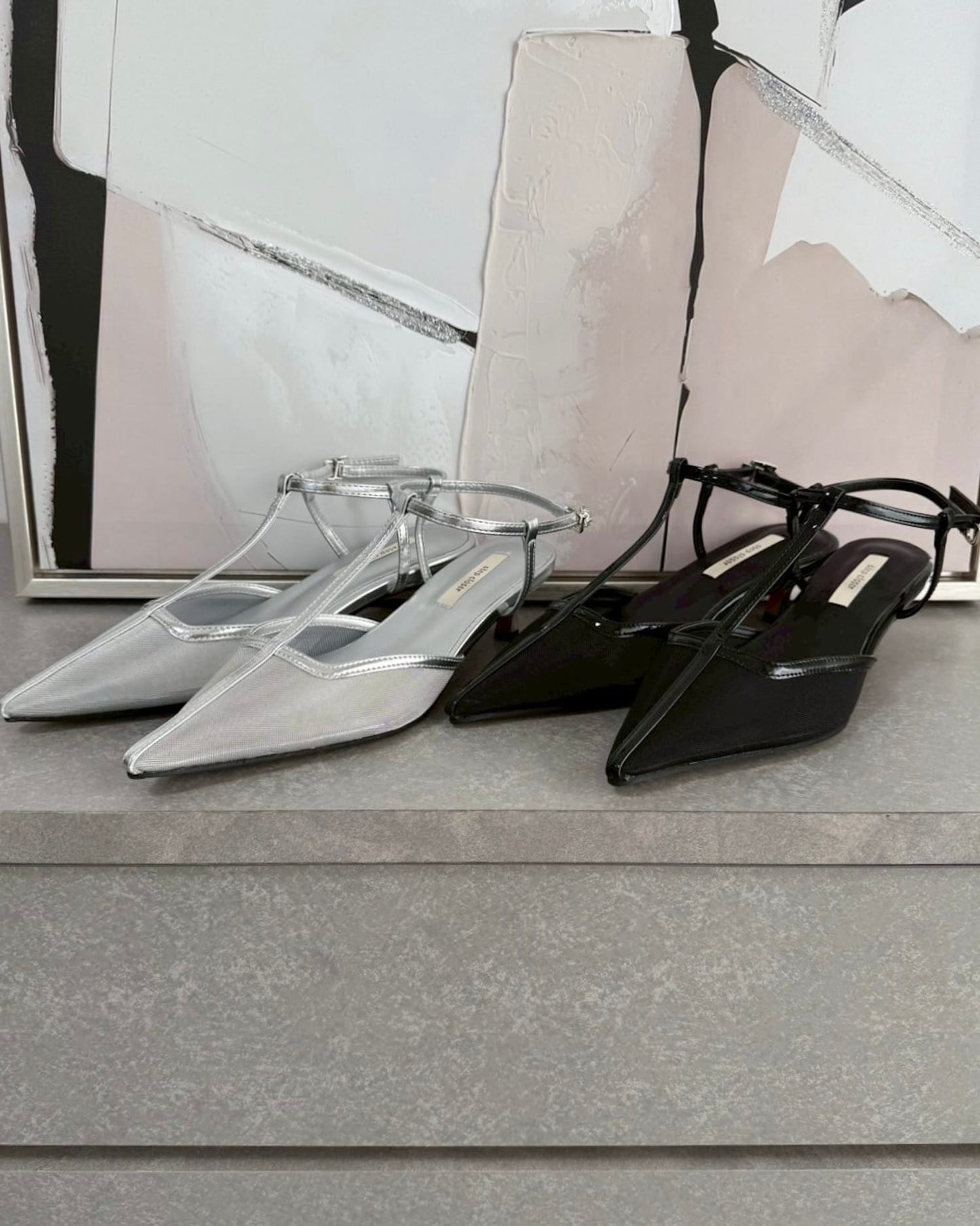 透かしポインテッドトゥストラップミュール