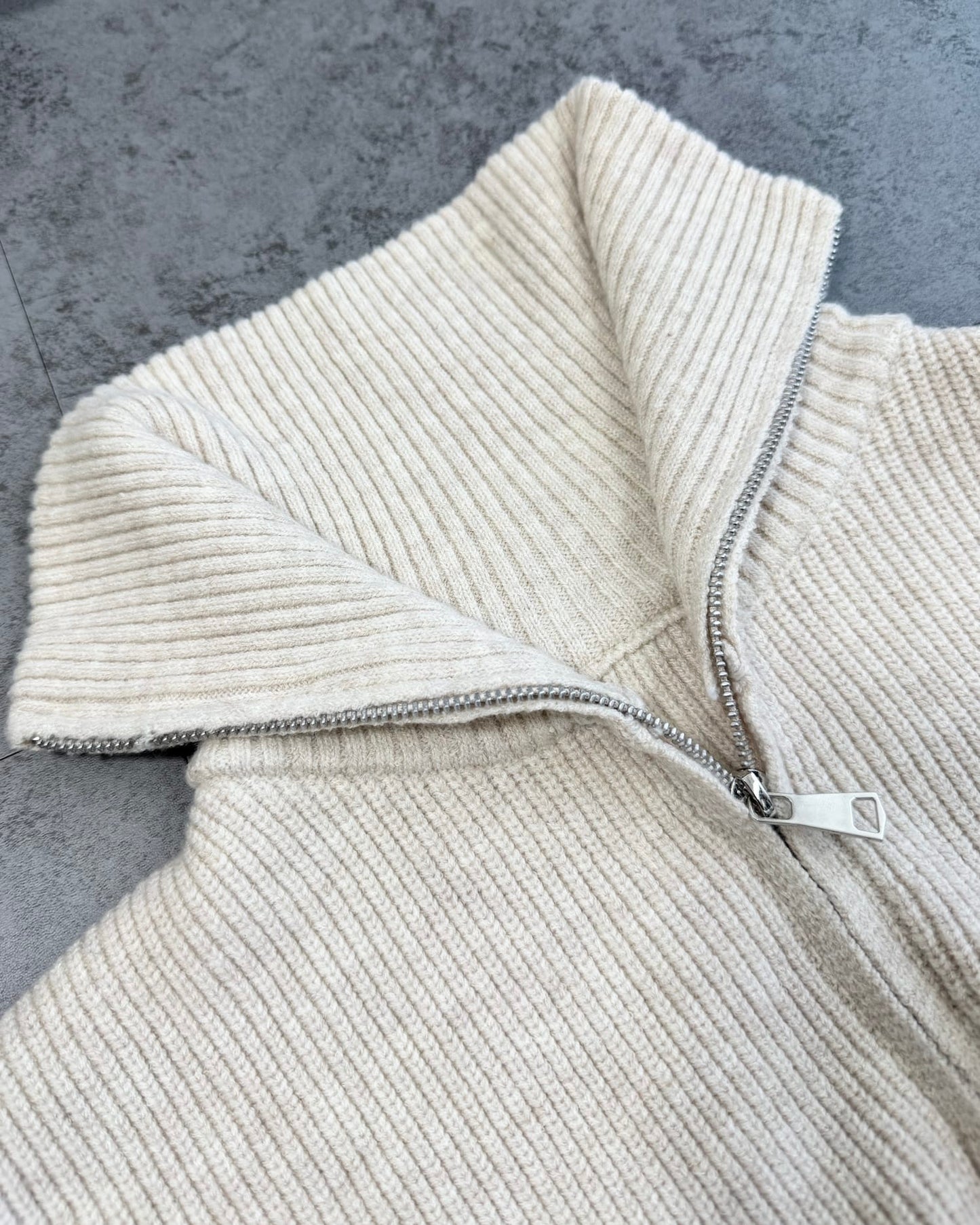 タートルジップリブニット