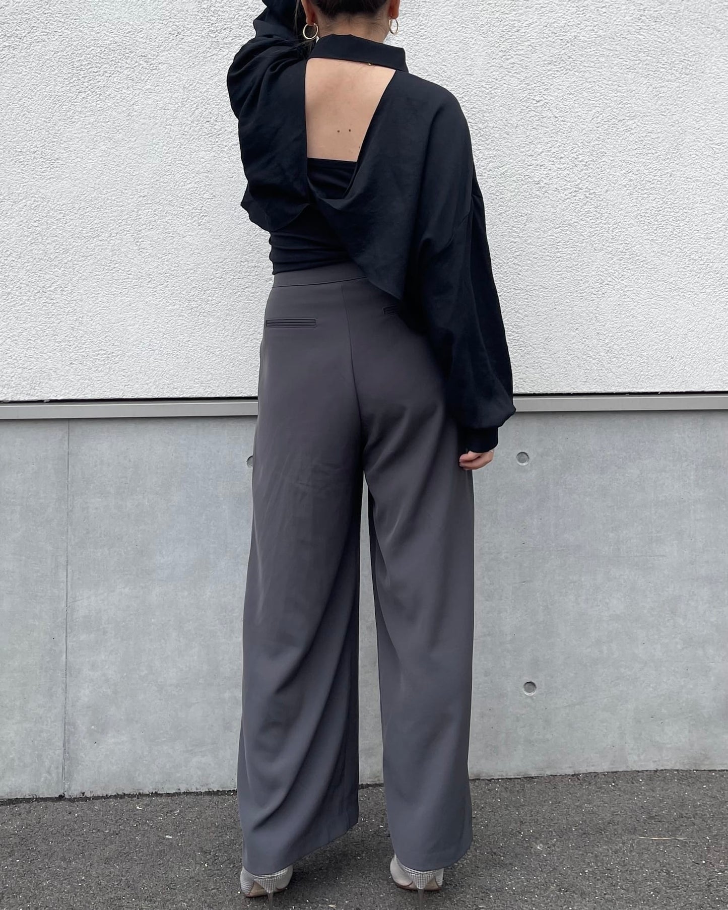 バックオープンクロップドシャツ