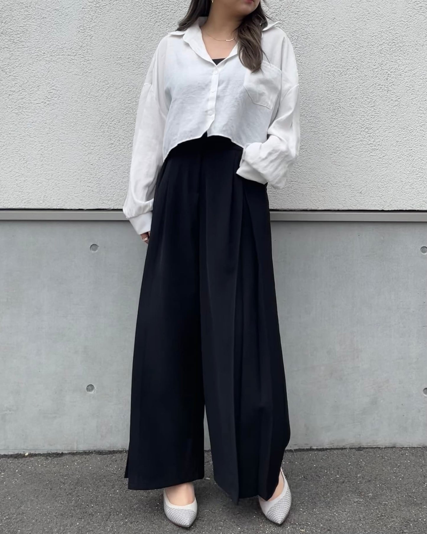 バックオープンクロップドシャツ