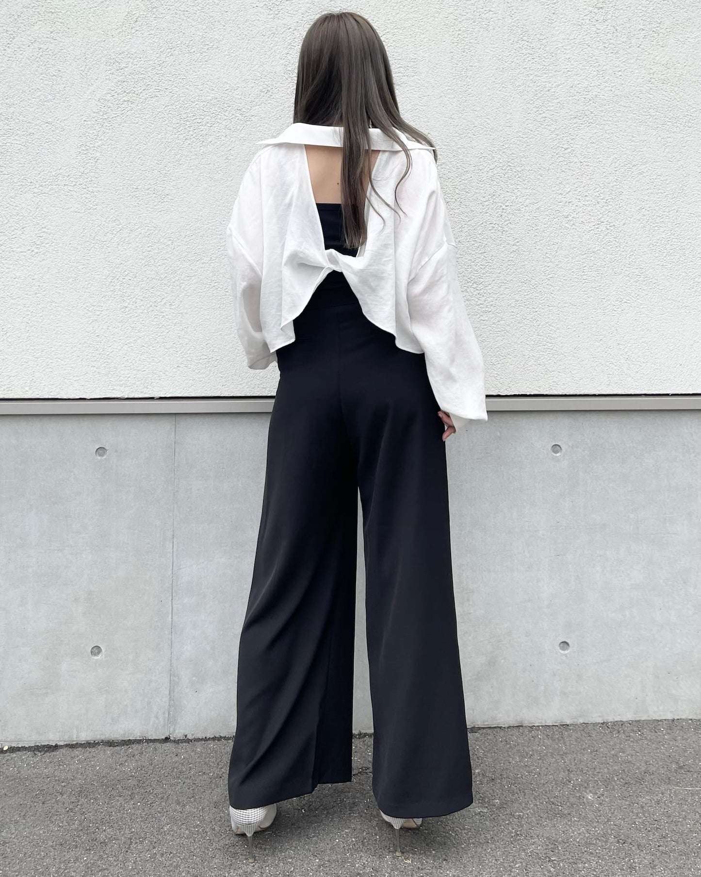 バックオープンクロップドシャツ