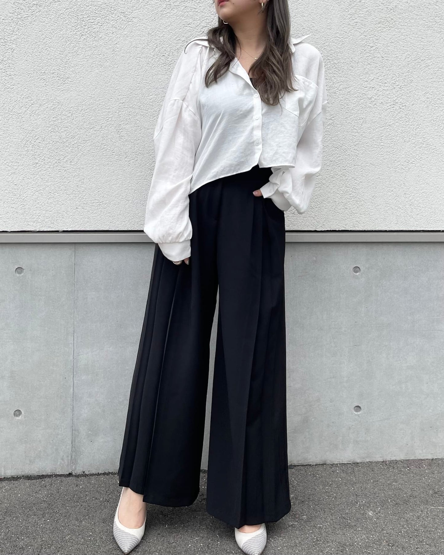 バックオープンクロップドシャツ