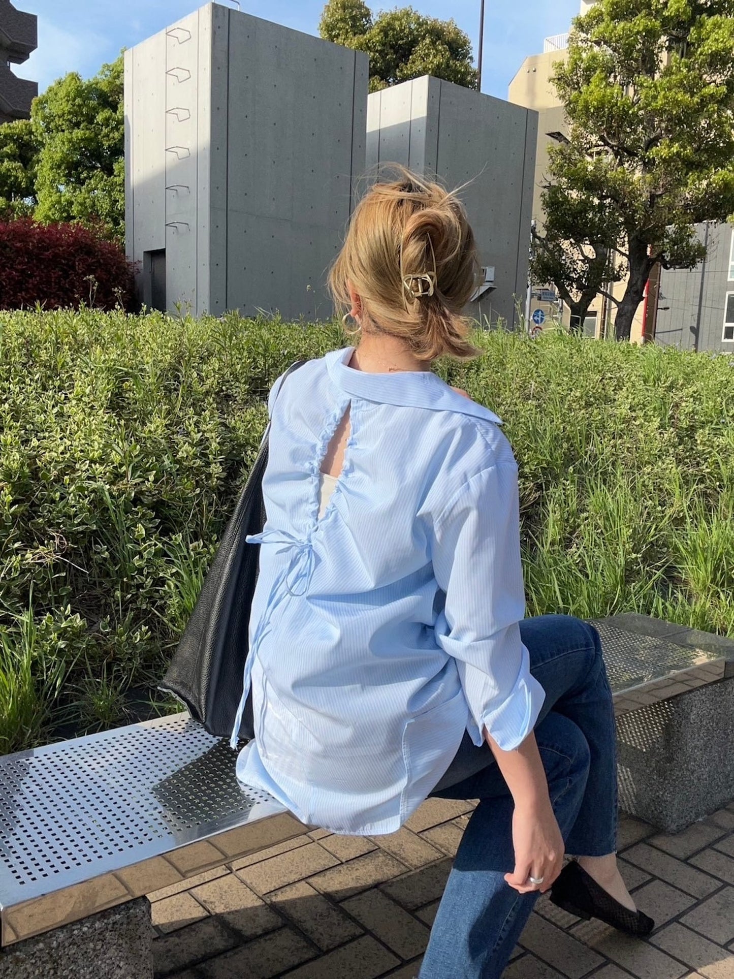 バックドロストシャツ