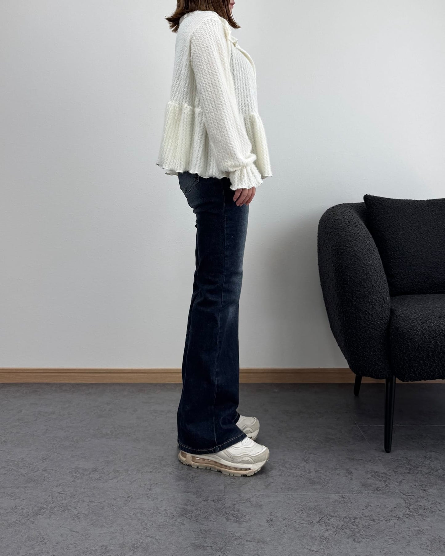 フェザー風ペプラムブラウス