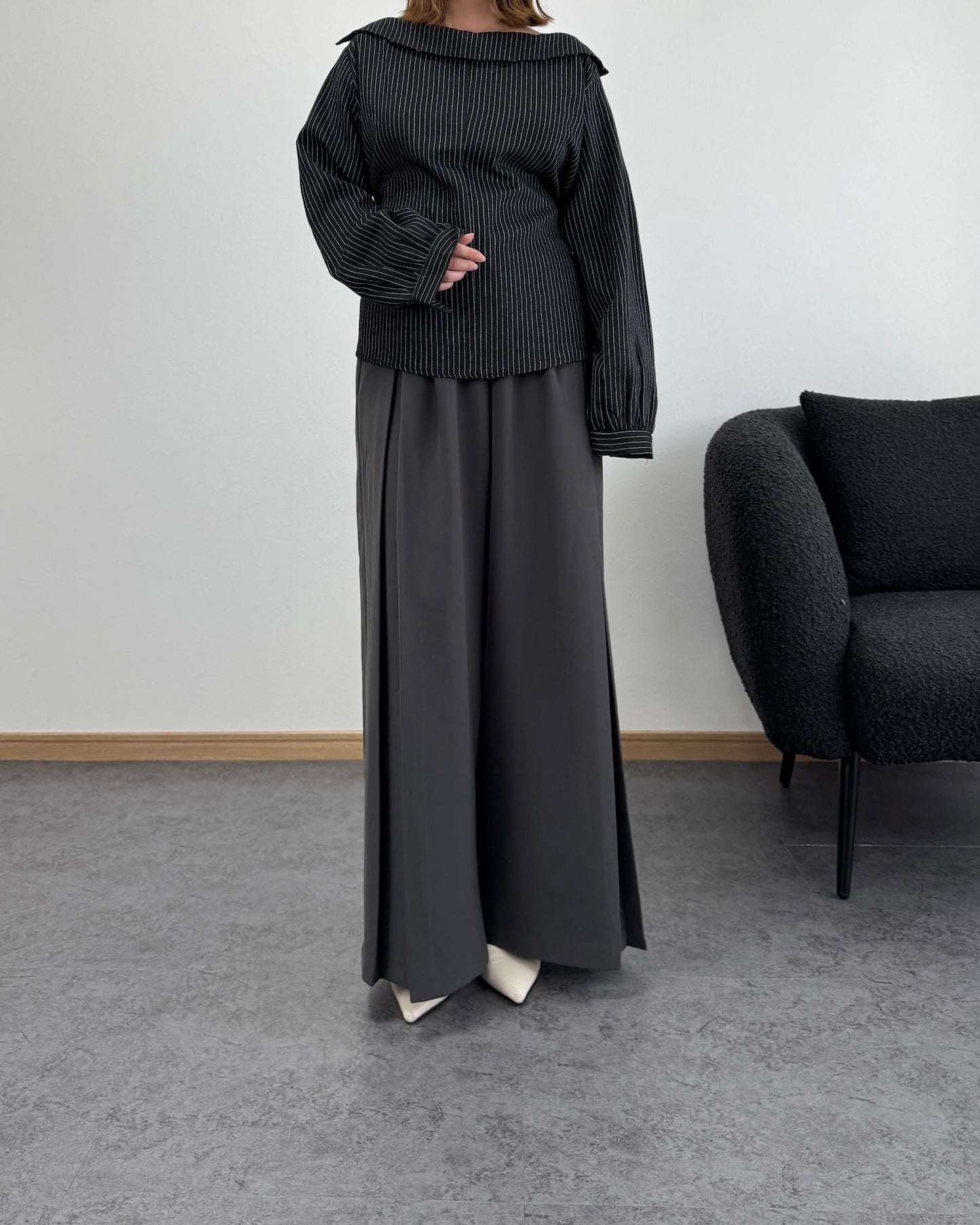 セミオフショルピンストライプトップス【3way】