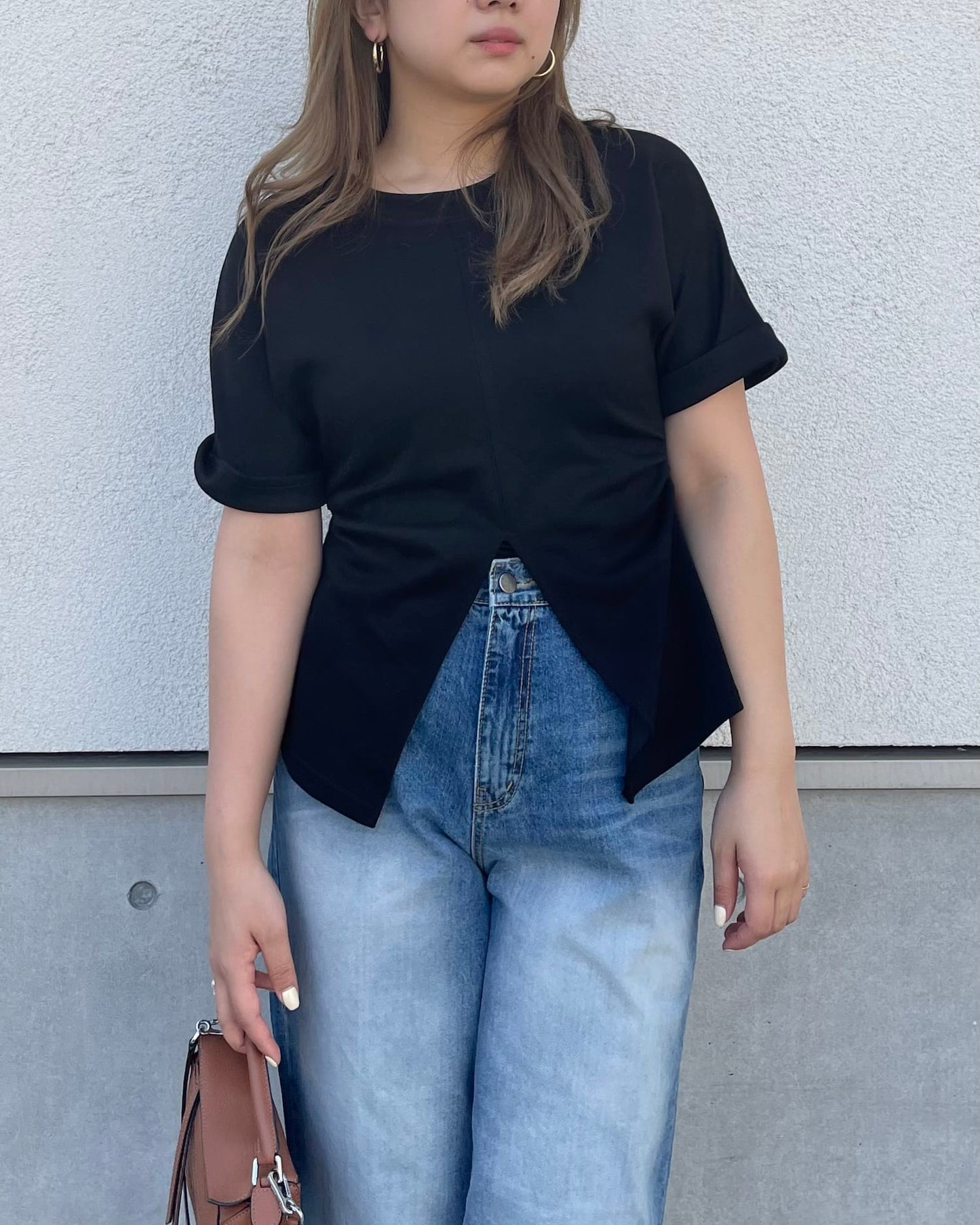 センターVスリットカットソー