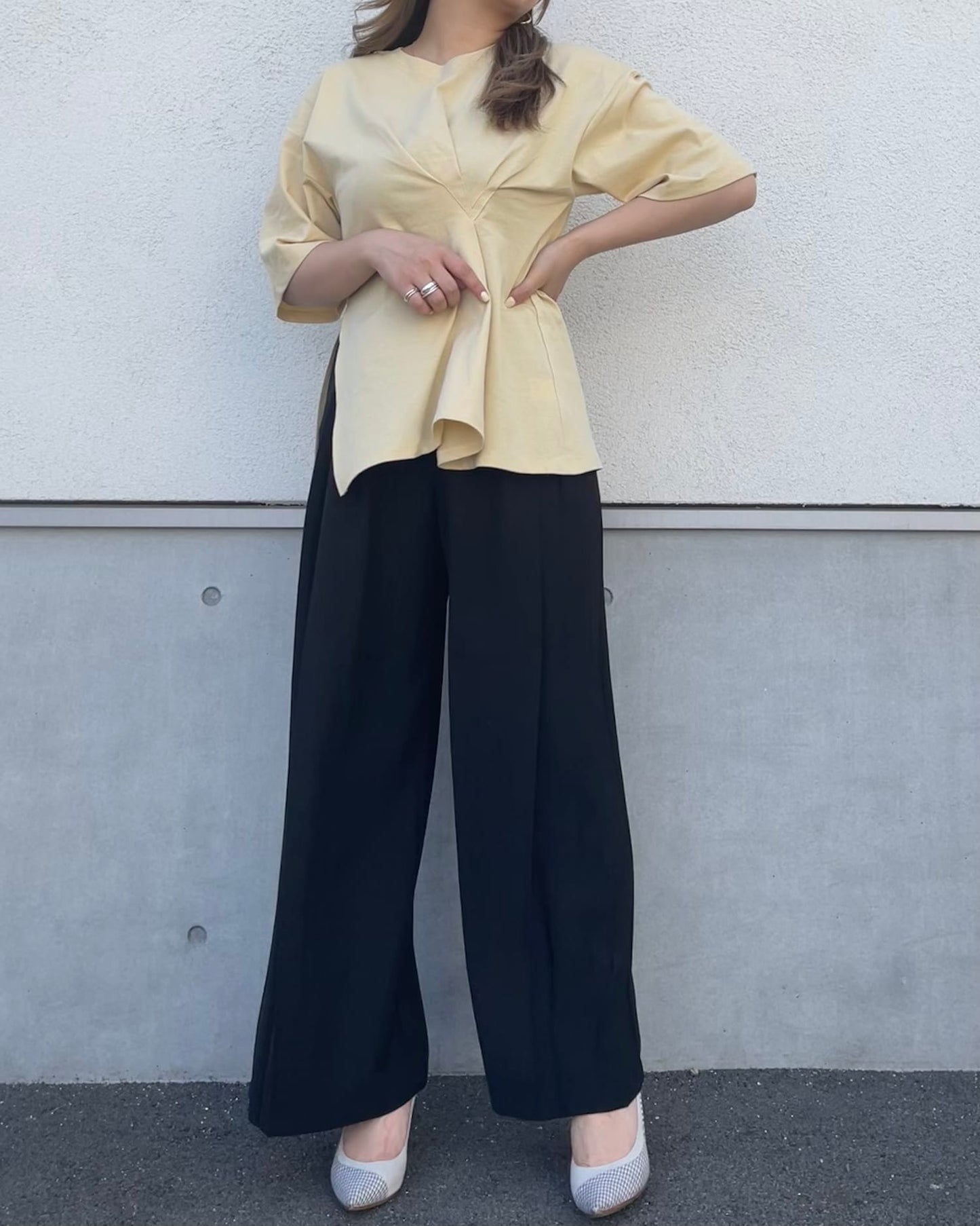 片側サイドスリット五部袖デザインTシャツ