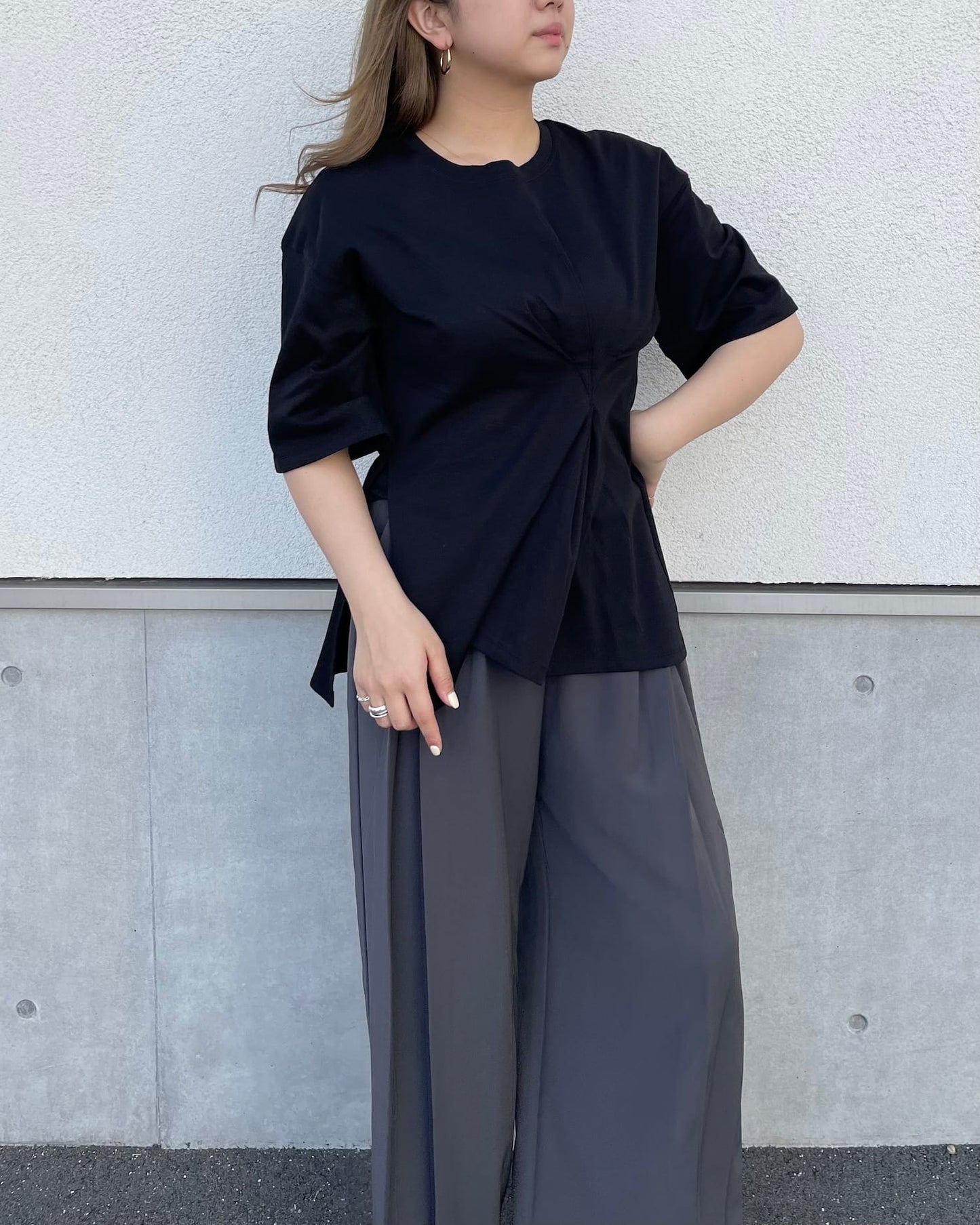 片側サイドスリット五部袖デザインTシャツ