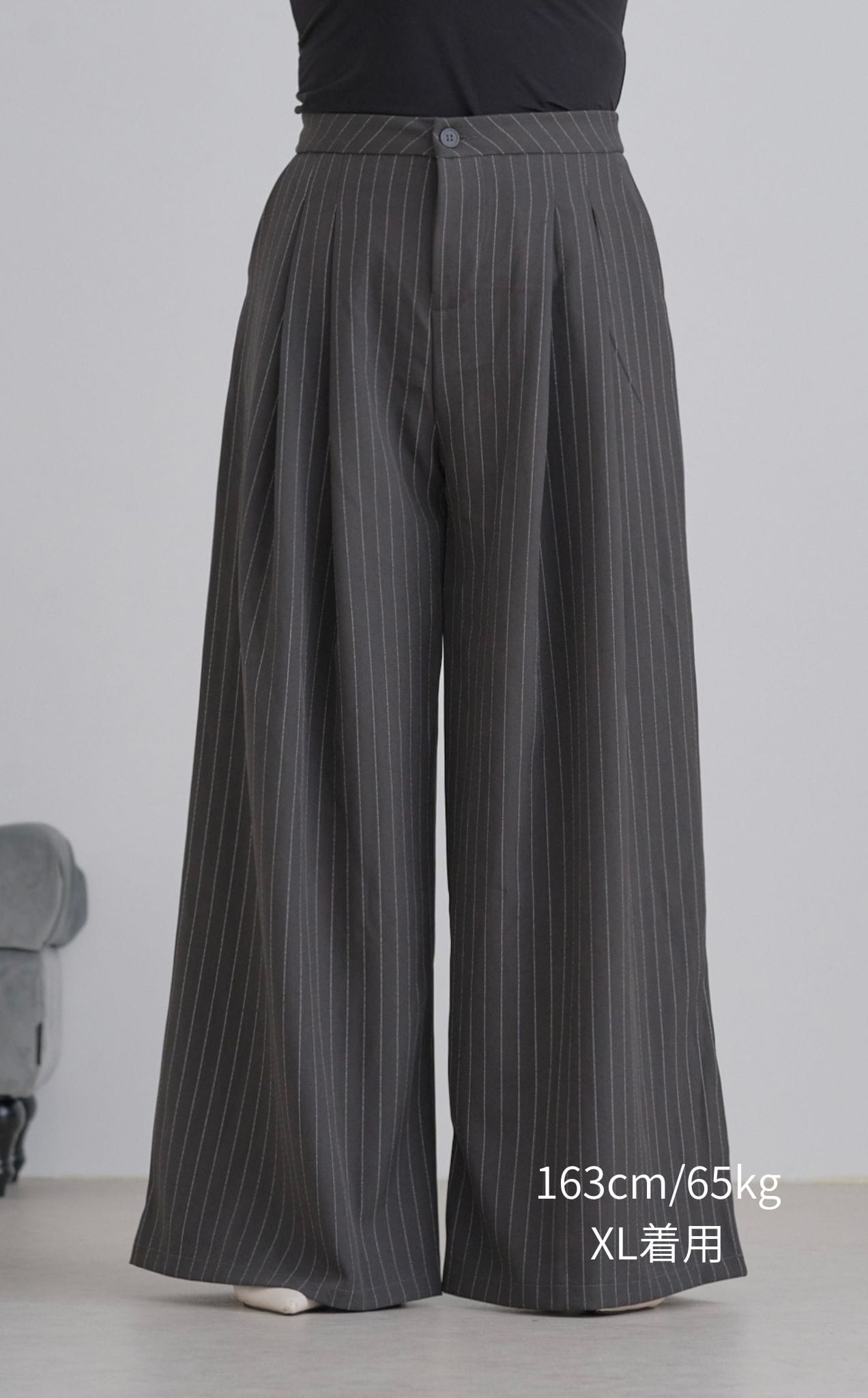 ピンストライプタックワイドパンツ