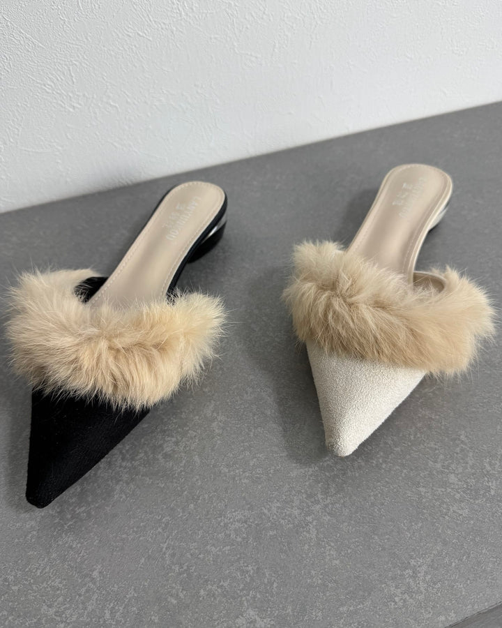 ポインテッドファーサンダル