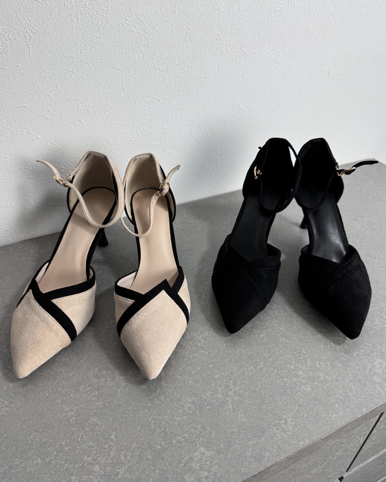 【大きめサイズあり】イナヅマラインストラップパンプス ベージュ