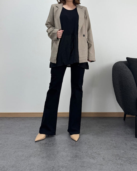 【美シルエット】ブラックセミフレアパンツ