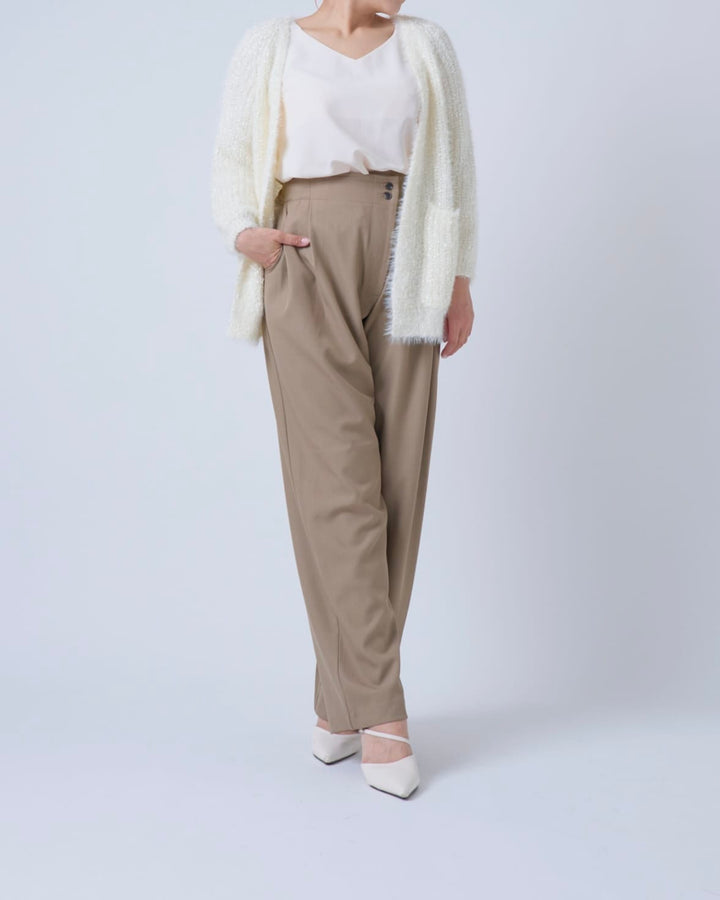 テーパードタックパンツ