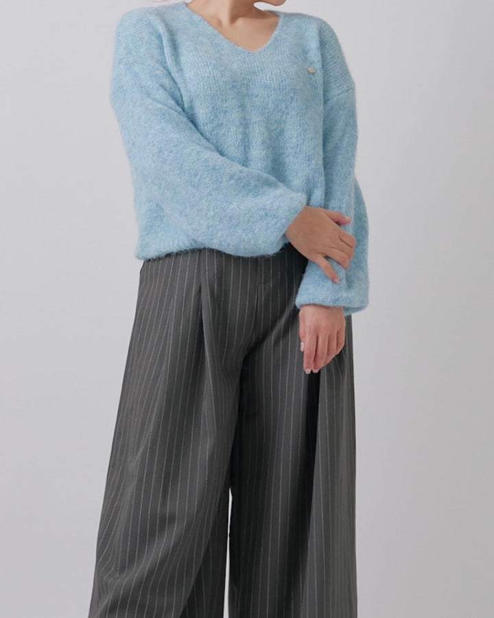 Vネックバルーンカラーニット