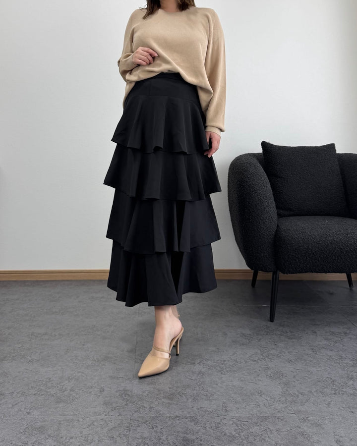 センターハーフティアードスカート