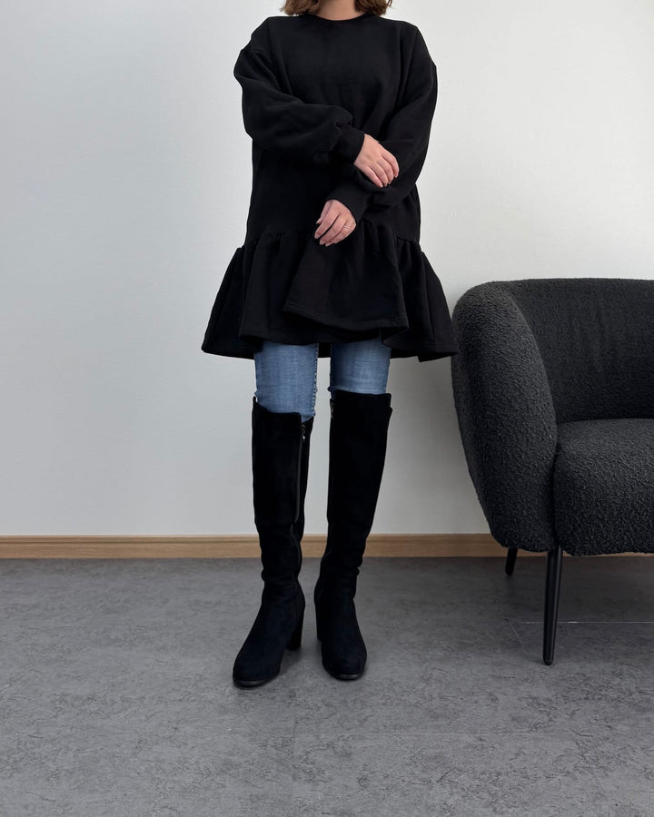 裾フリルトレーナー