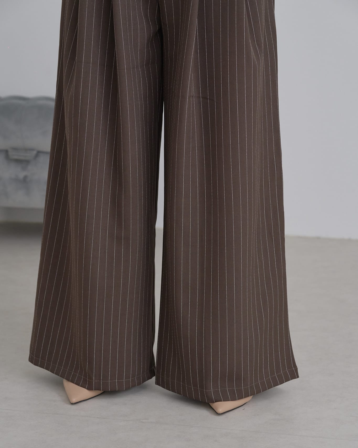 ピンストライプタックワイドパンツ